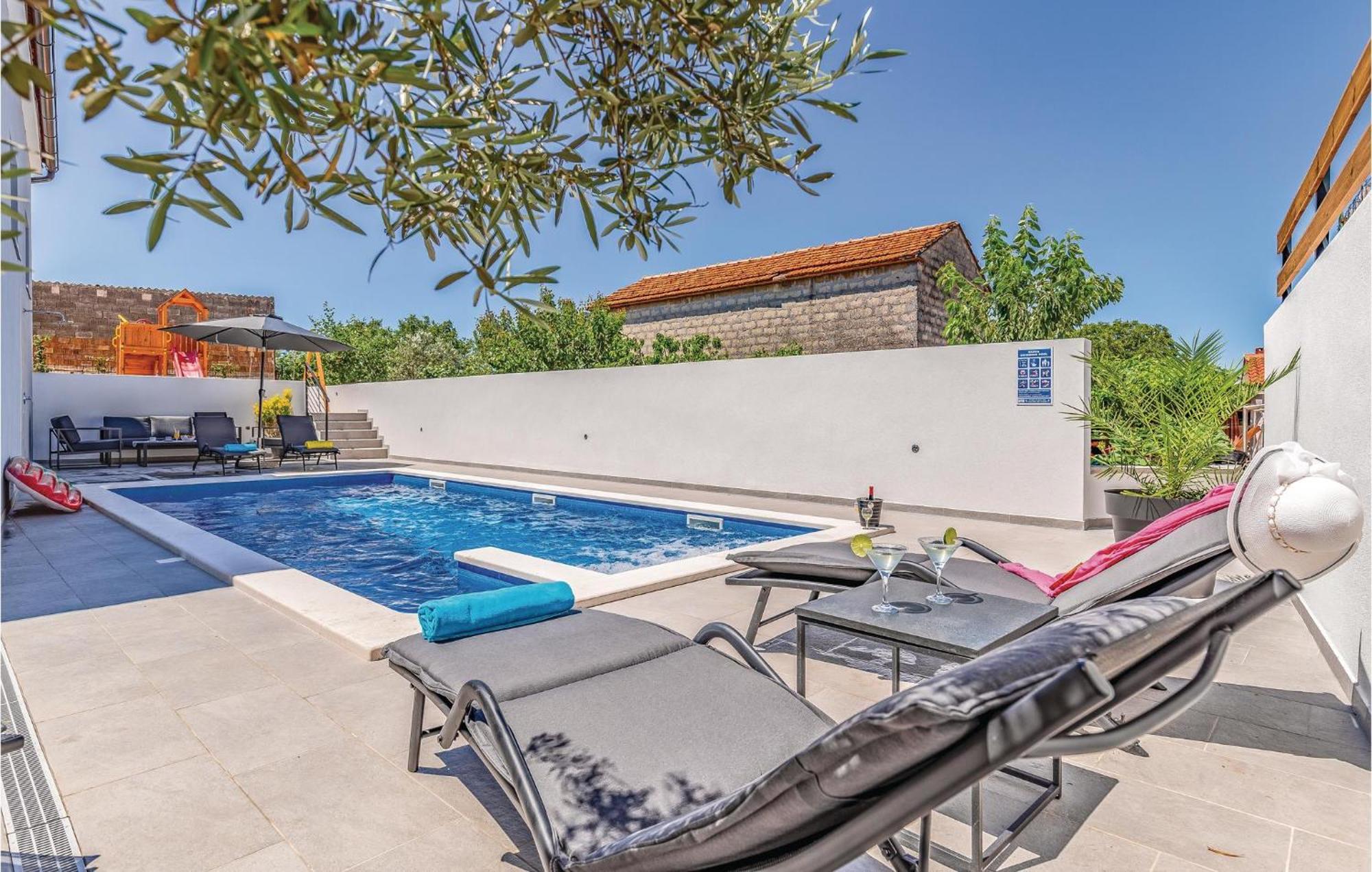 1 Bedroom Stunning Apartment In Pula Ngoại thất bức ảnh